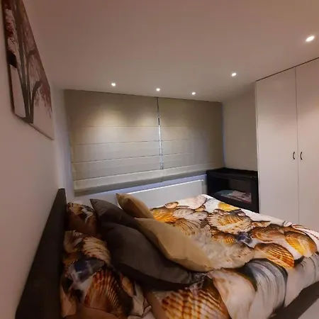 Apartment D'ereplatse In De Polders *