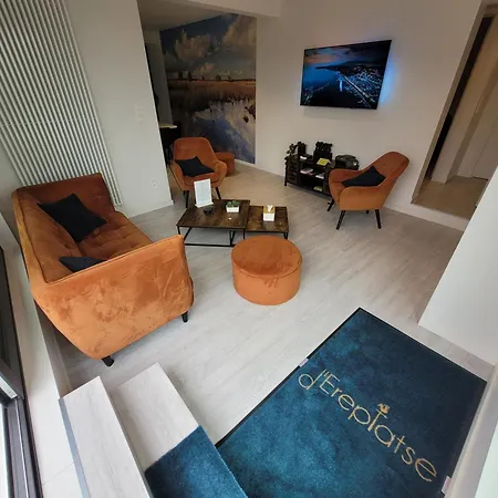 Apartment D'ereplatse In De Polders *